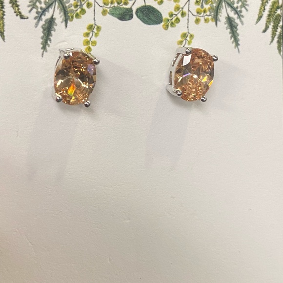 Sparkly oval crystal earrings champagne shade - Picture 2 of 5